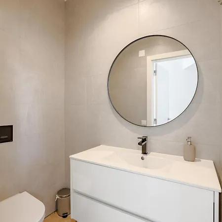 Aroeira Modern Grand With Pool By Homing Aroeira (Setubal)