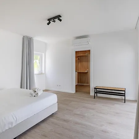 Вилла Aroeira Modern Grand With Pool By Homing *