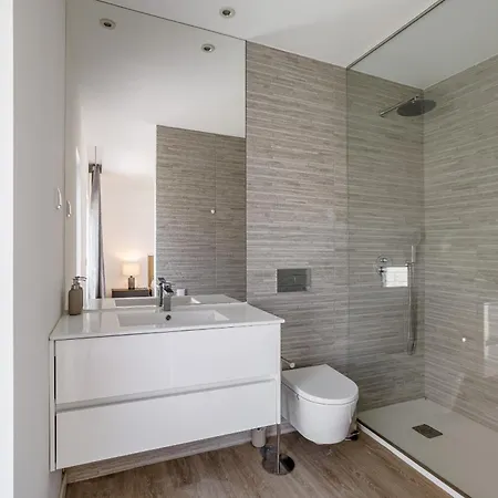 Aroeira Modern Grand With Pool By Homing *