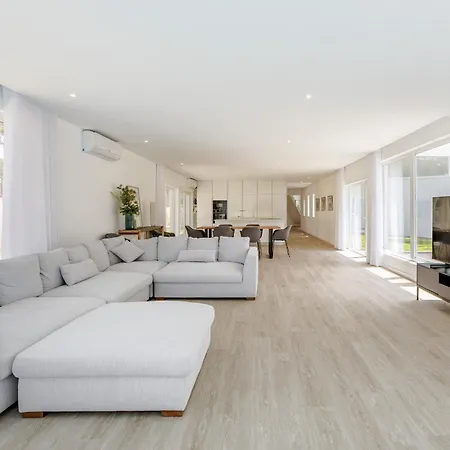 Aroeira Modern Grand With Pool By Homing Вилла