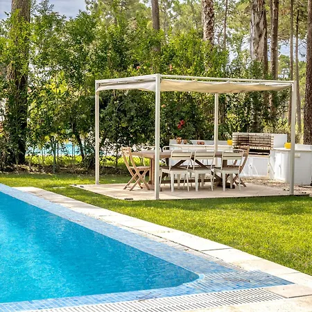 Aroeira Modern Grand With Pool By Homing וילה
