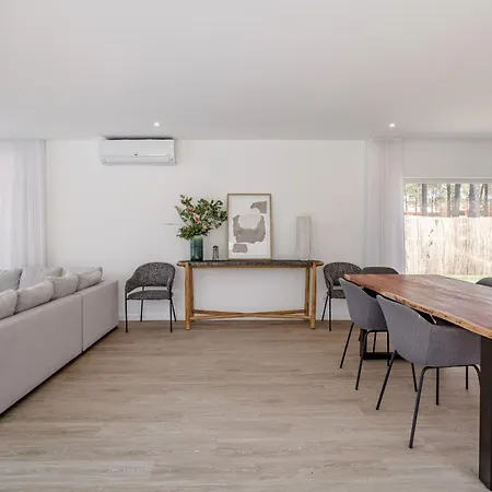 Aroeira Modern Grand With Pool By Homing *