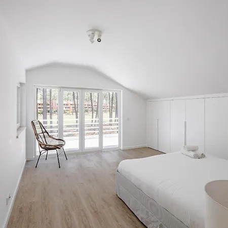 Aroeira Modern Grand With Pool By Homing Aroeira (Setubal)