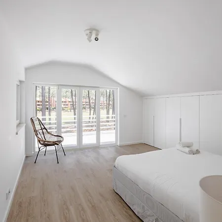 Aroeira Modern Grand With Pool By Homing Aroeira (Setubal)