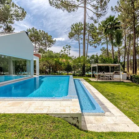 Aroeira Modern Grand With Pool By Homing Aroeira (Setubal)