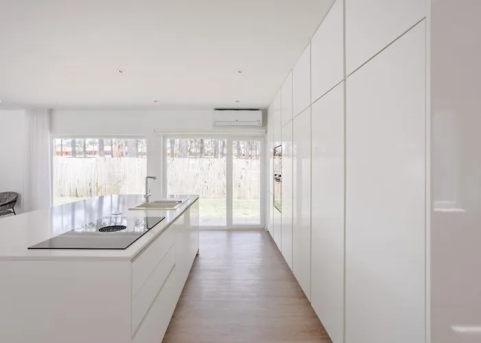 别墅 Aroeira Modern Grand With Pool By Homing *